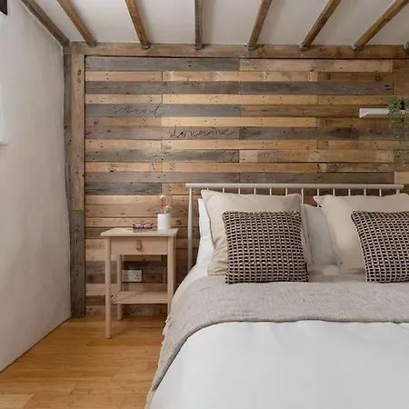 Porthcurno Barns, The Cart Lodge - Cosy Cottage, Walk To Porthcurno Beach, Pedn Vouder & Minack Theatre Penzance Exterior photo