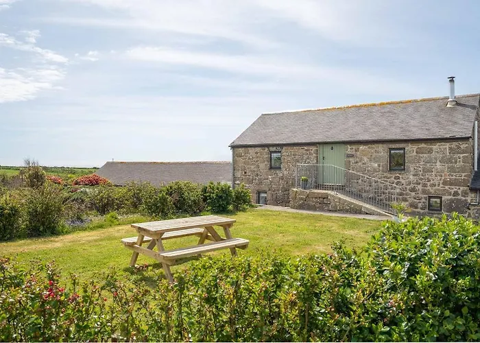 Porthcurno Barns, The Cart Lodge - Cosy Cottage, Walk To Porthcurno Beach, Pedn Vouder & Minack Theatre