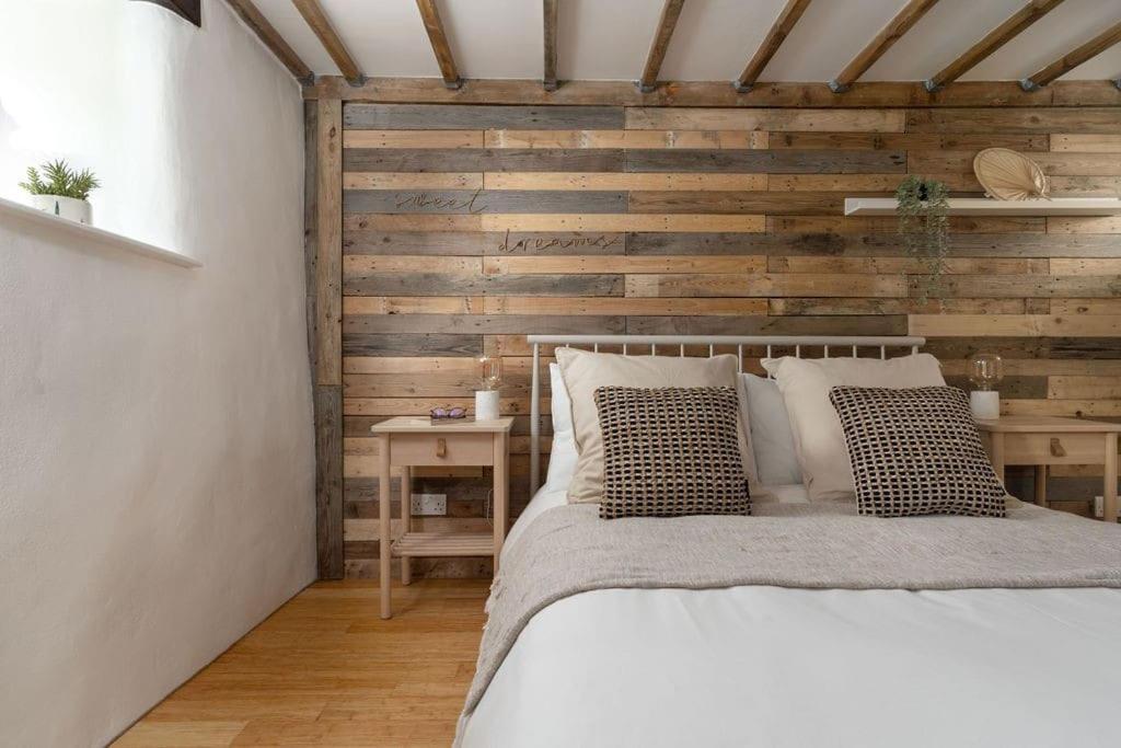 Porthcurno Barns, The Cart Lodge - Cosy Cottage, Walk To Porthcurno Beach, Pedn Vouder & Minack Theatre Holiday home Penzance