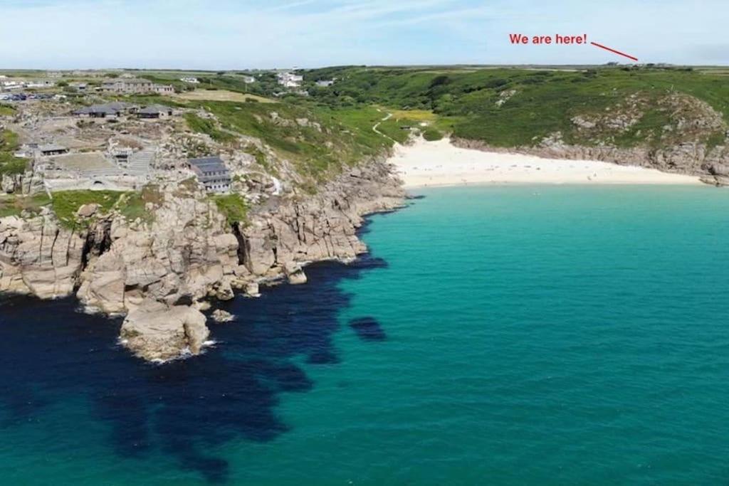 Porthcurno Barns, The Cart Lodge - Cosy Cottage, Walk To Porthcurno Beach, Pedn Vouder & Minack Theatre Holiday home Penzance